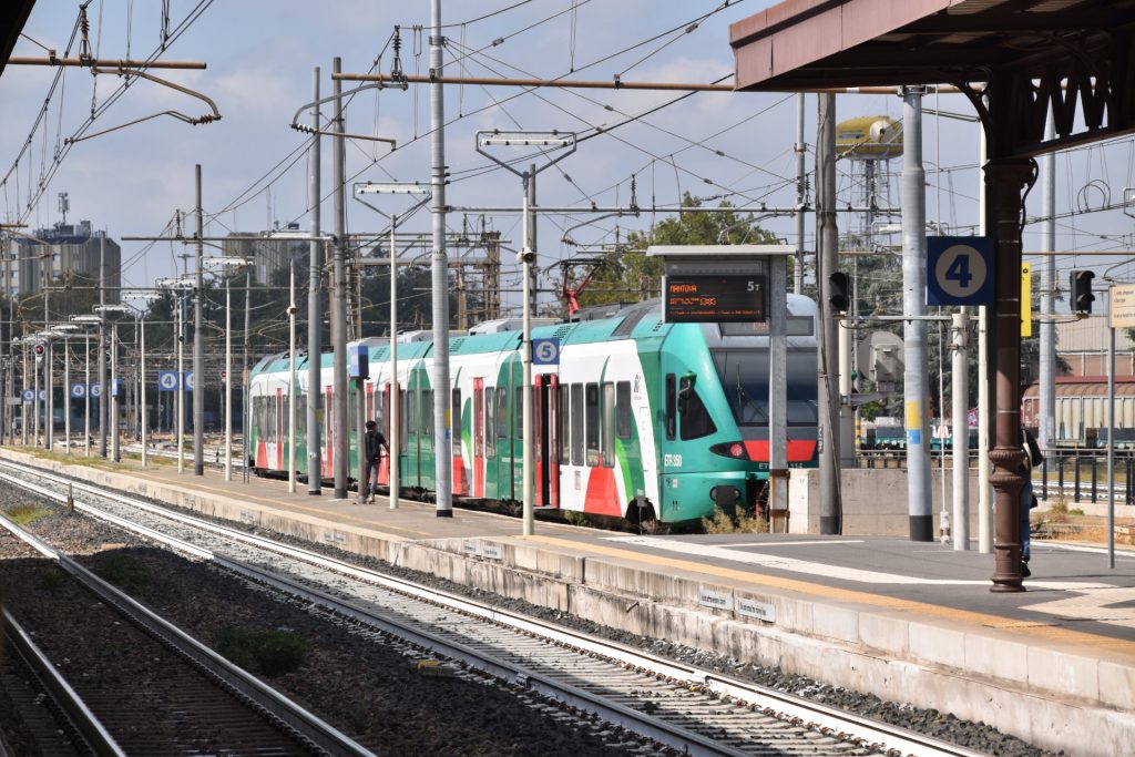 Resa med tåg i Europa - Här Italienskt Regionaltåg.